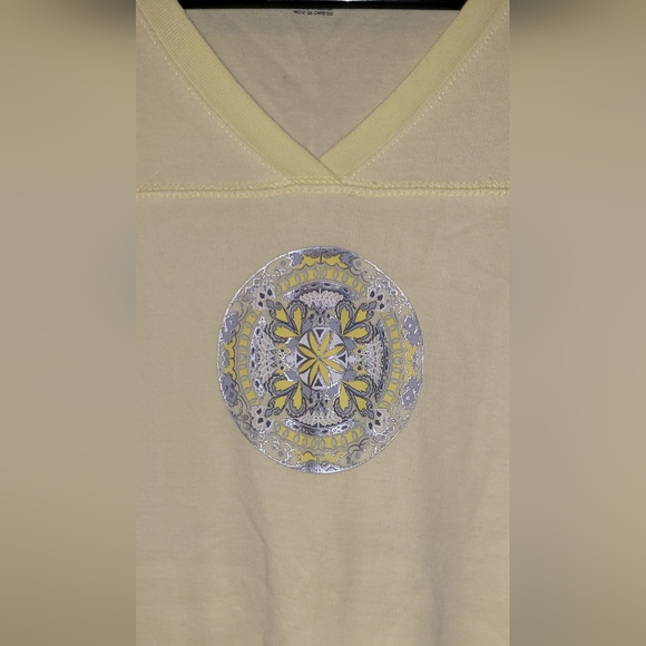 NWOT SB Active Elegant Light Yellow V-Neck Tee WOMENS MEDIUM SHIRT TOP WORKOUT - Picture 2 of 5